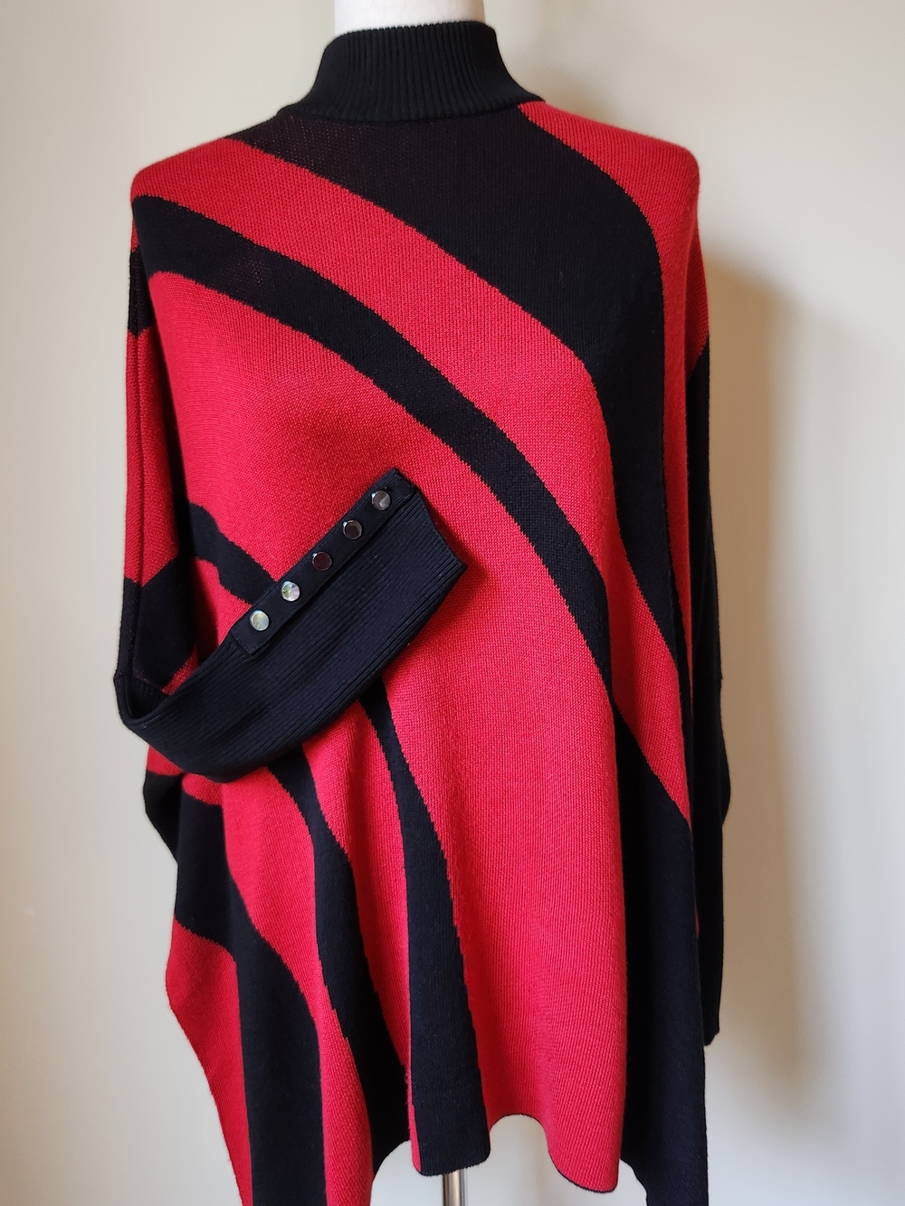 Chico's Red Black Colorblock Graphic Knit Mock Neck Poncho Sweater